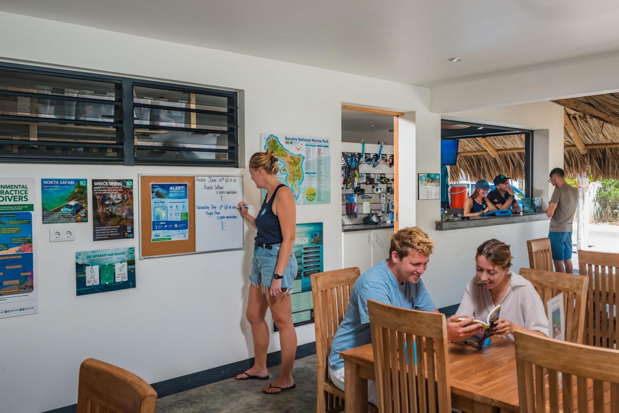 Bloozz Resort Bonaire Кралендижк Екстериор снимка